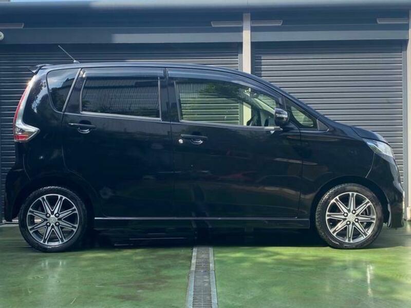EK CUSTOM