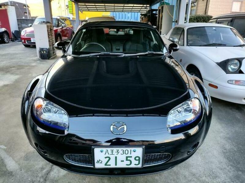 ROADSTER-0