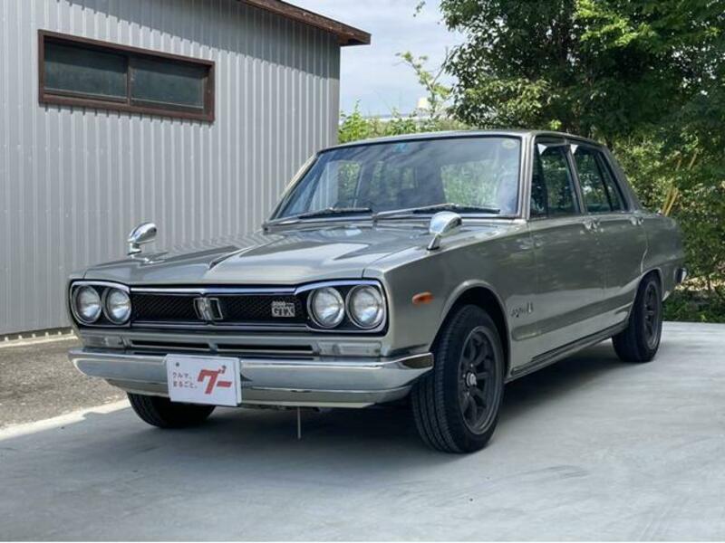 NISSAN SKYLINE
