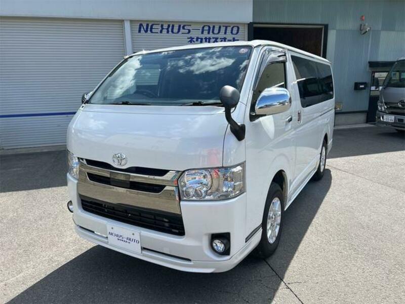 TOYOTA HIACE VAN