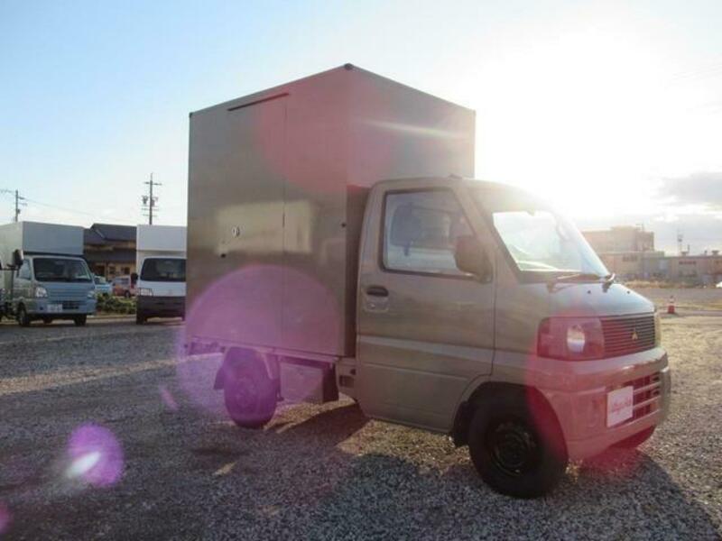 MINICAB TRUCK