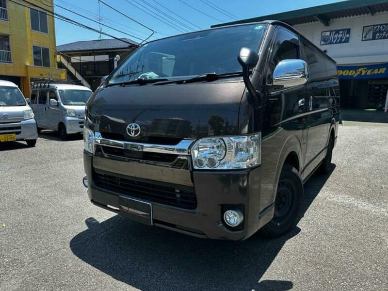TOYOTA HIACE VAN