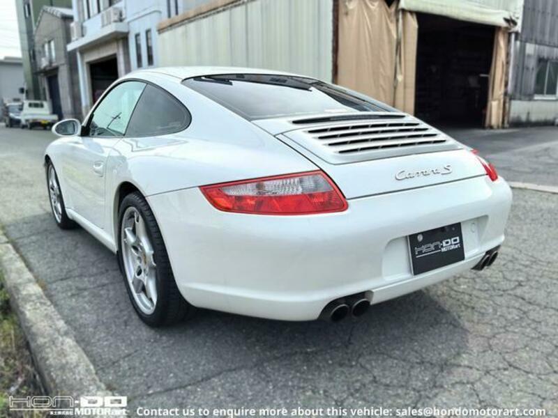 911