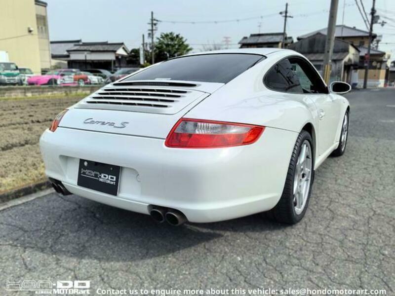 911