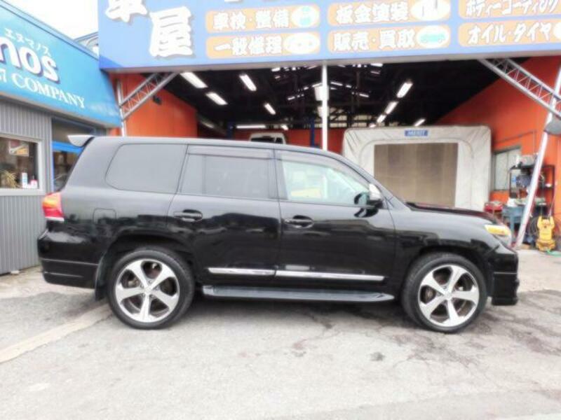 LAND CRUISER