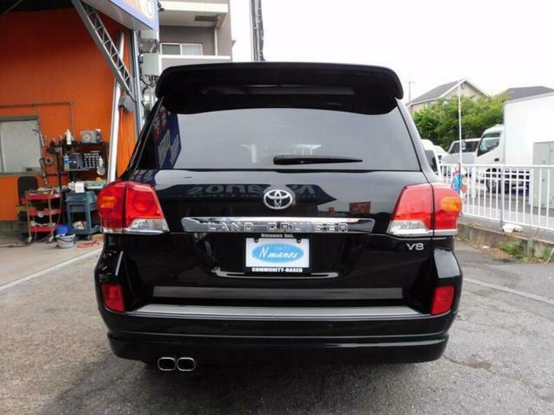 LAND CRUISER