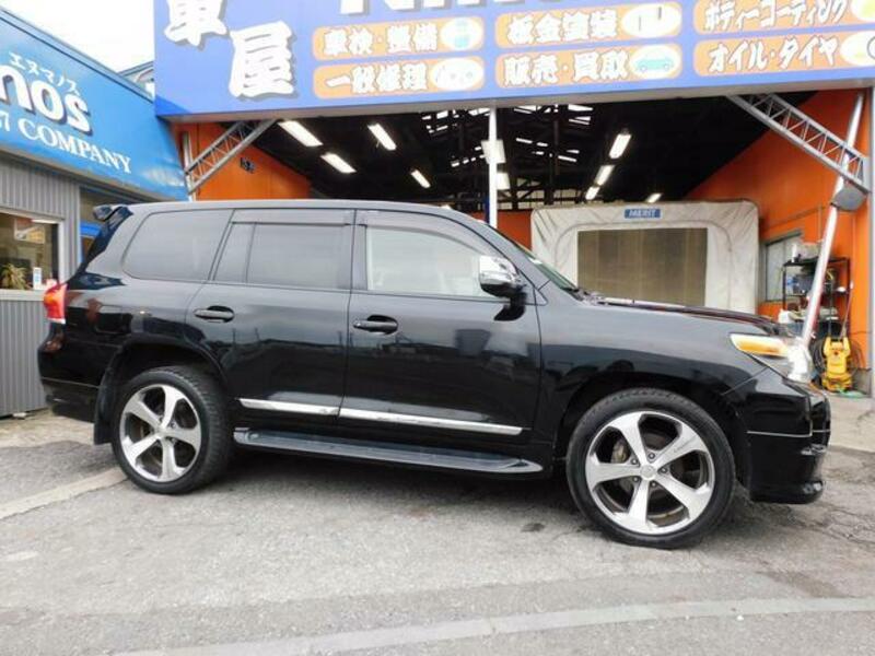 LAND CRUISER