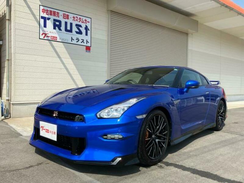 NISSAN GT-R