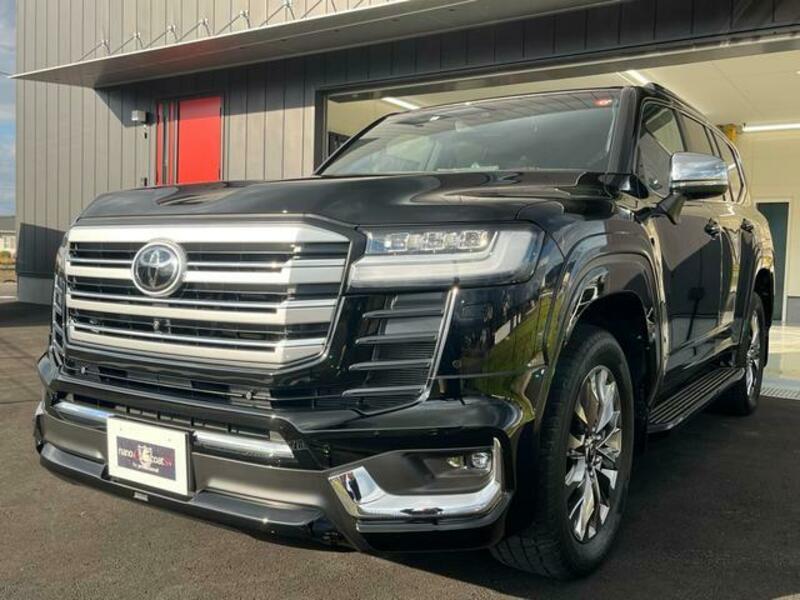 LAND CRUISER