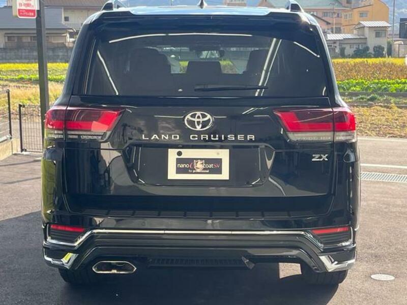 LAND CRUISER