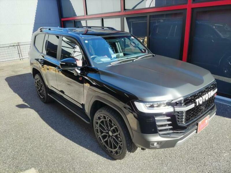 LAND CRUISER