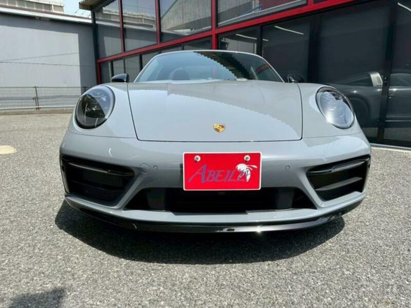 911