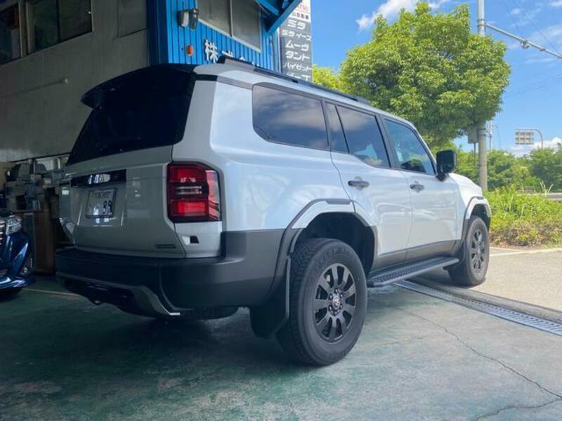 LAND CRUISER 250