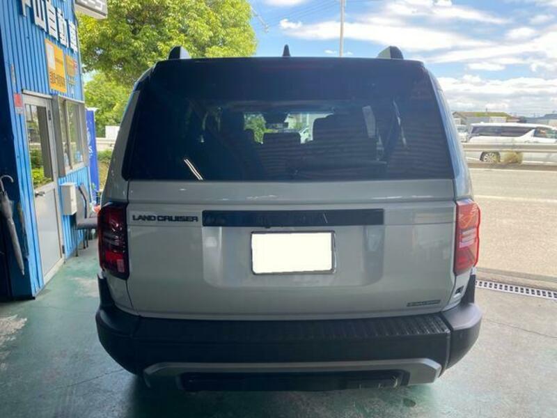 LAND CRUISER 250