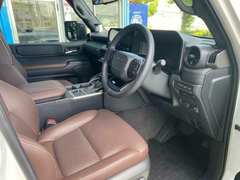 LAND CRUISER 250