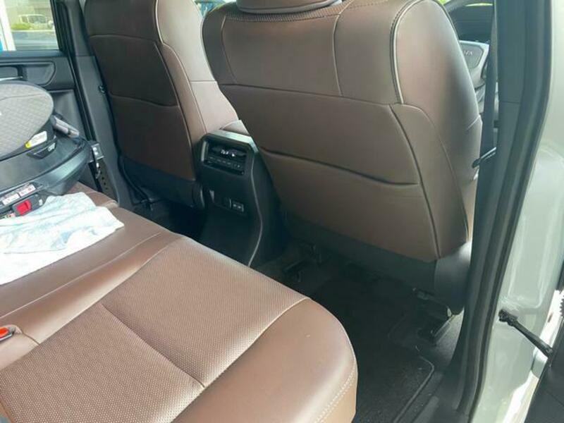 LAND CRUISER 250