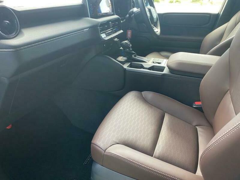 LAND CRUISER 250