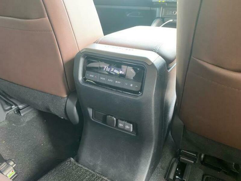 LAND CRUISER 250