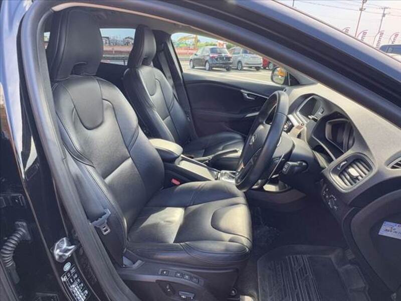 V40