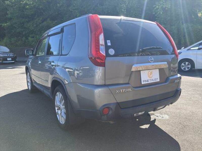 X-TRAIL
