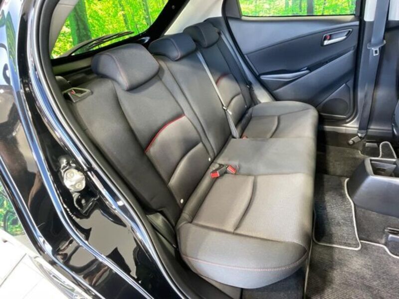 MAZDA2