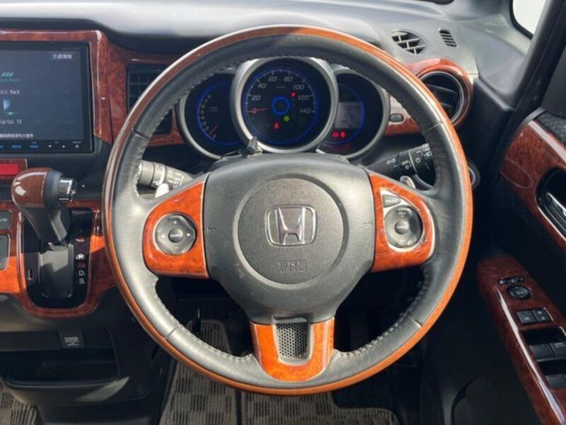 N BOX CUSTOM