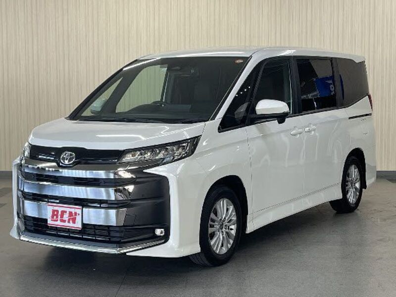 TOYOTA NOAH