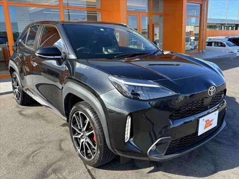 YARIS CROSS