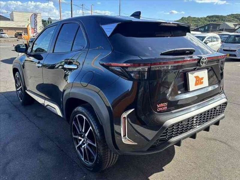 YARIS CROSS