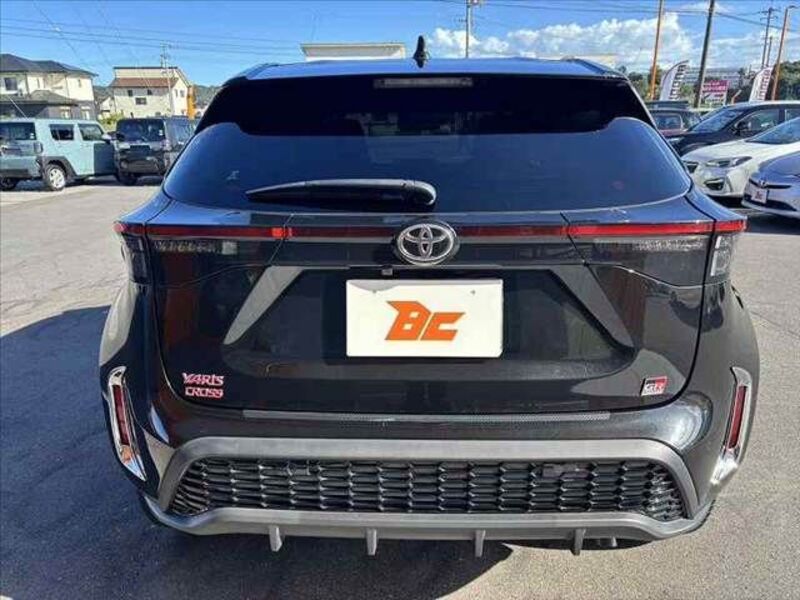 YARIS CROSS