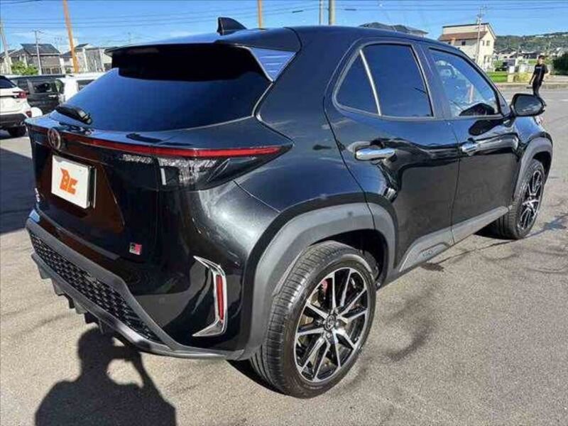 YARIS CROSS