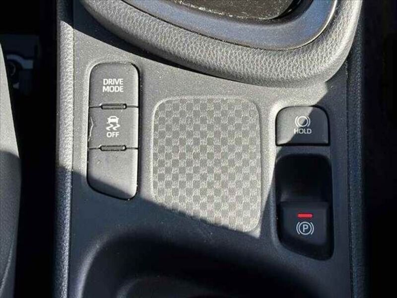 YARIS CROSS