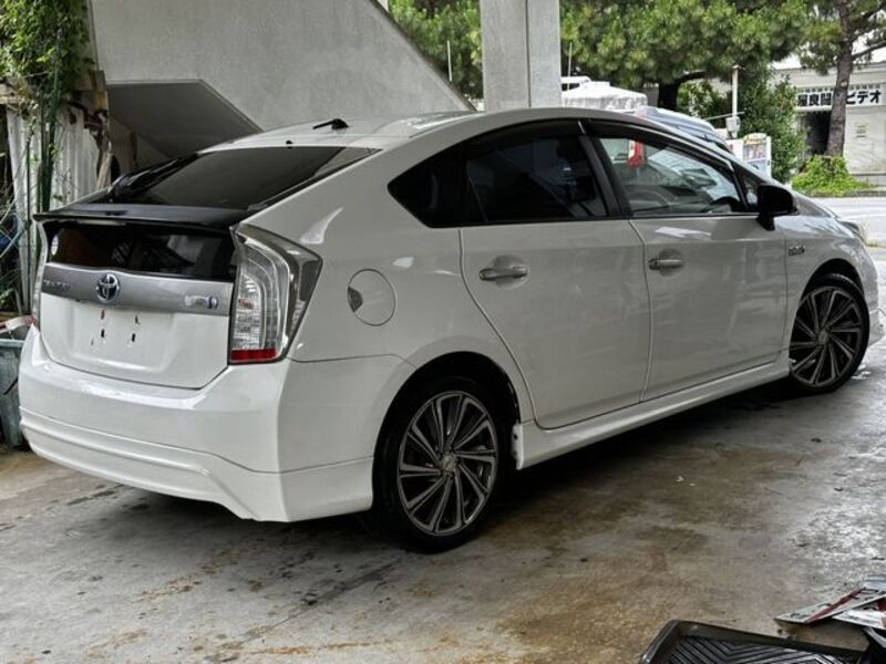 PRIUS PHV