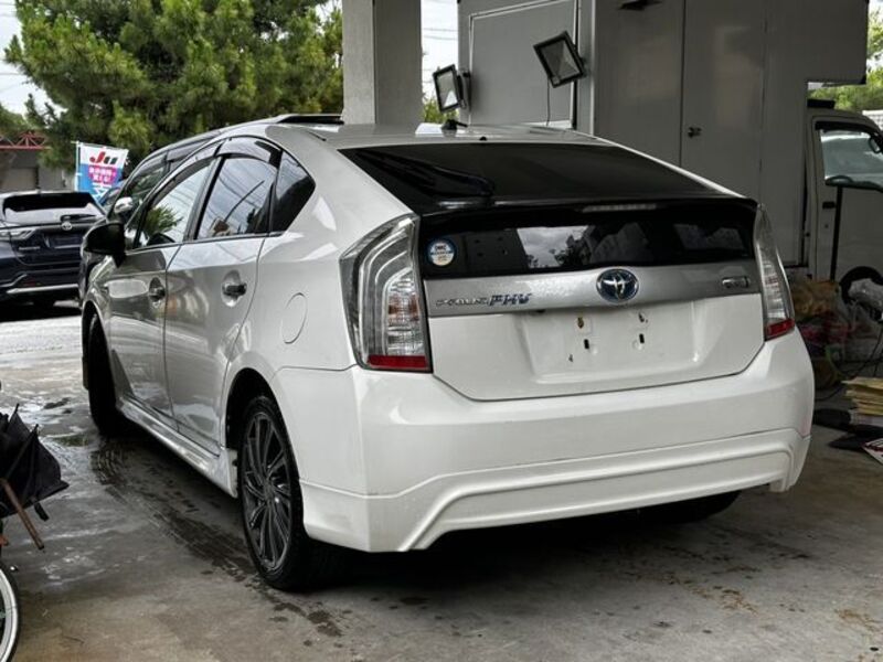 PRIUS PHV