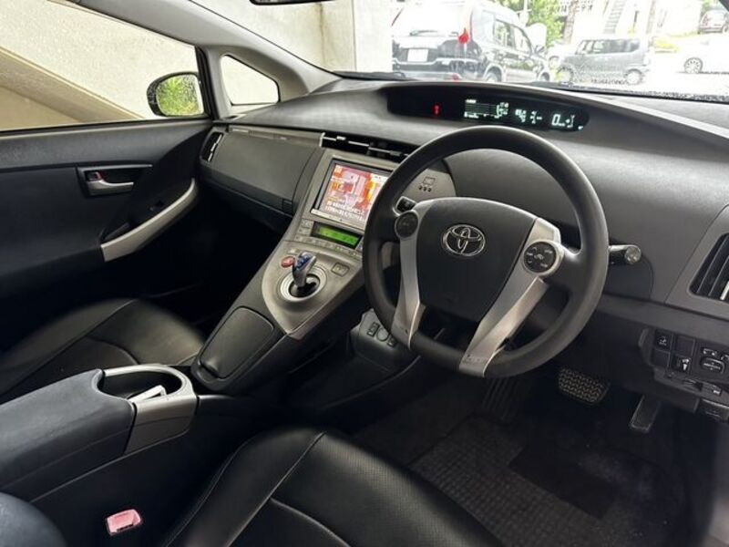 PRIUS PHV