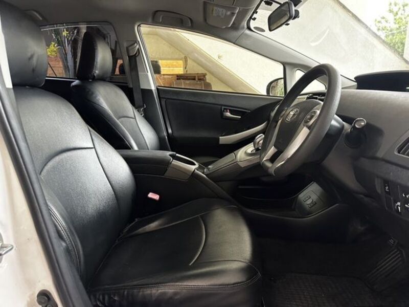 PRIUS PHV