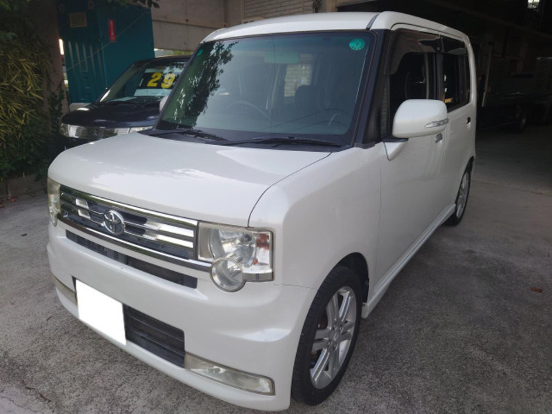 TOYOTA PIXIS SPACE