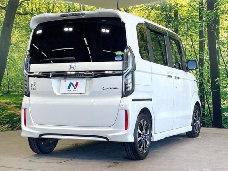 N BOX CUSTOM