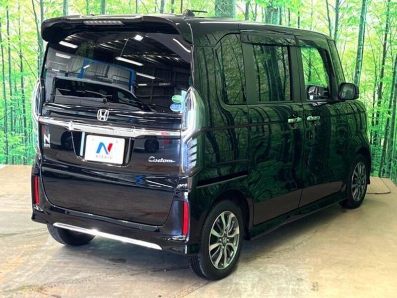 N BOX CUSTOM