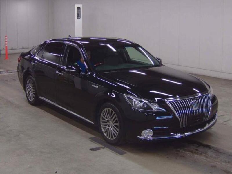 TOYOTA CROWN MAJESTA