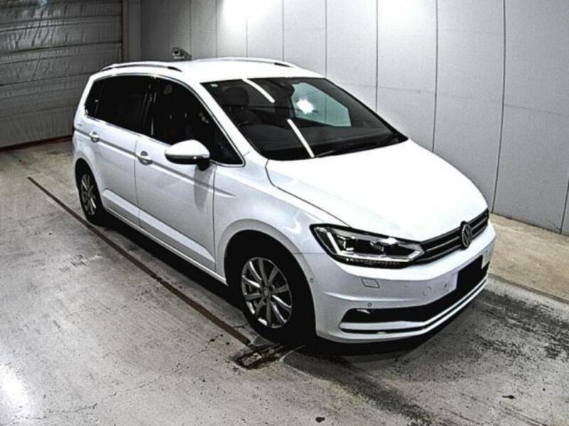 VOLKSWAGEN GOLF TOURAN