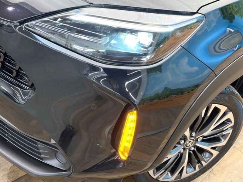YARIS CROSS