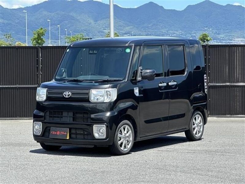 TOYOTA PIXIS MEGA