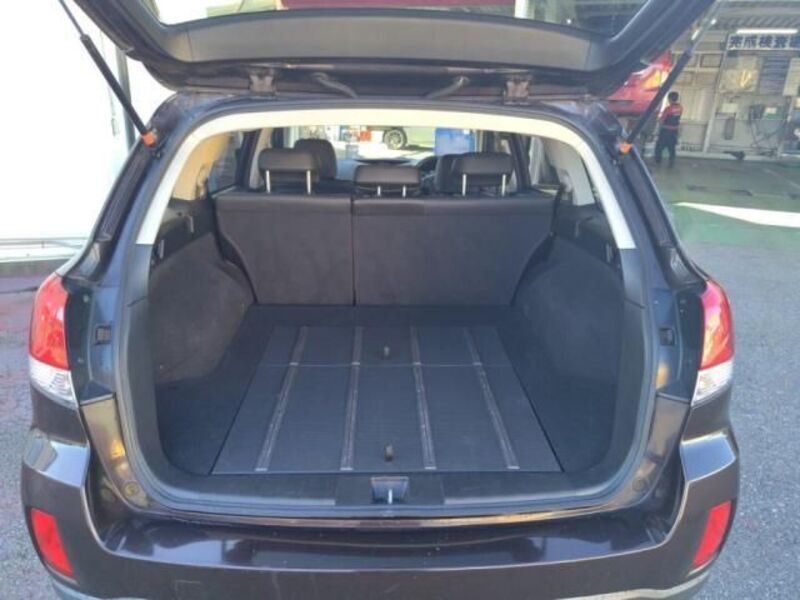 LEGACY OUTBACK