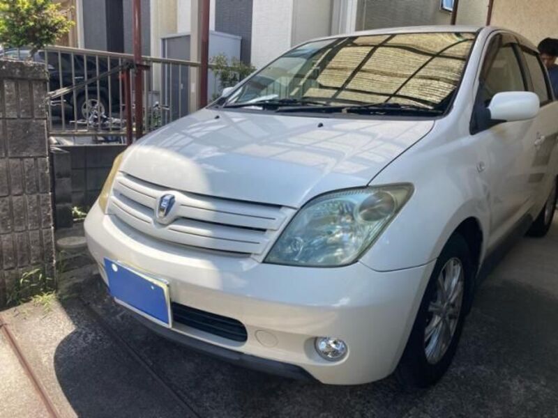 TOYOTA IST