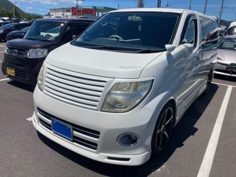 NISSAN ELGRAND