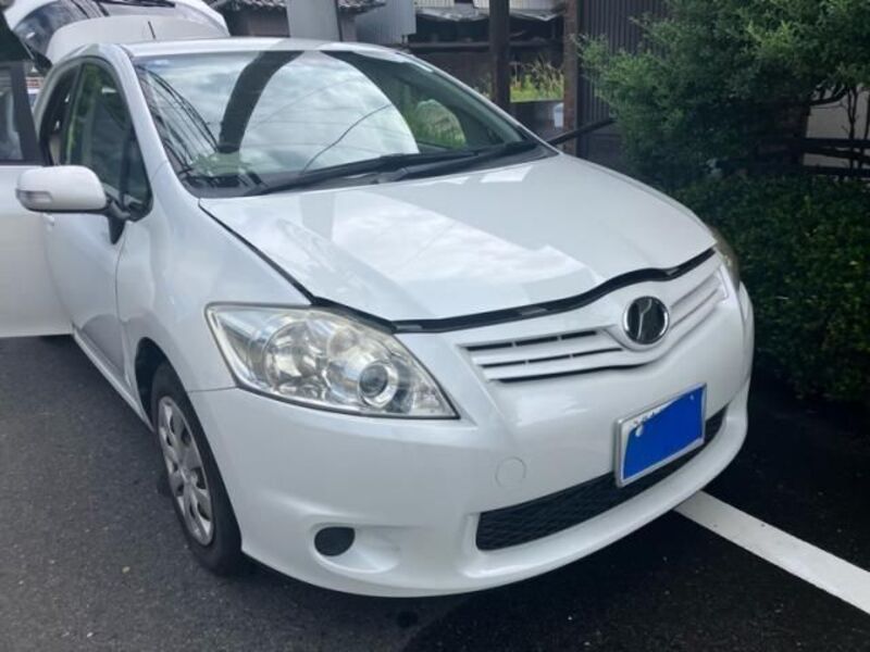 TOYOTA AURIS