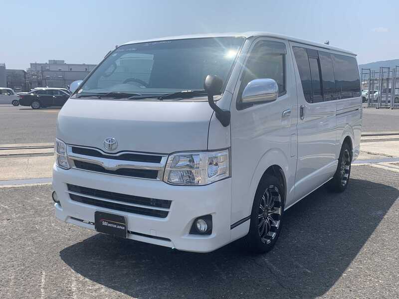 TOYOTA HIACE VAN
