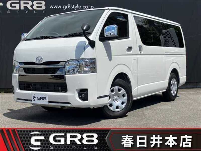 TOYOTA HIACE VAN