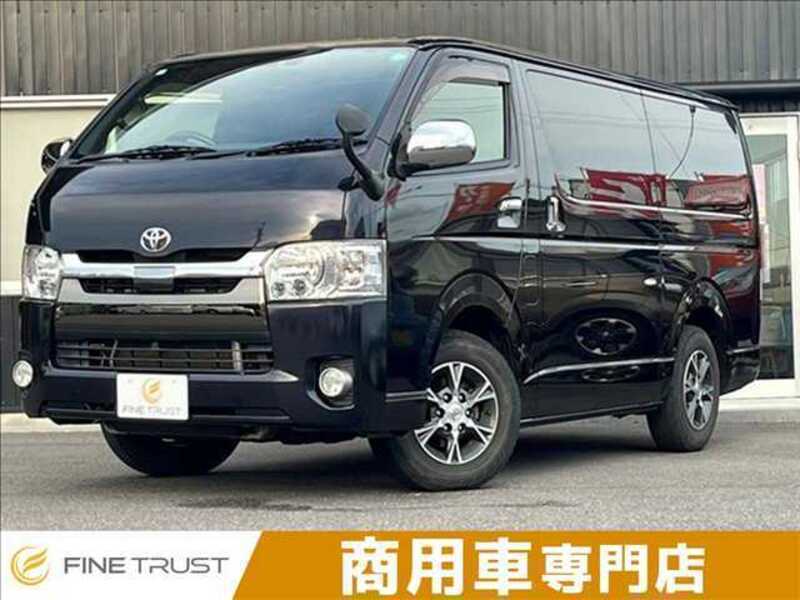 TOYOTA HIACE VAN